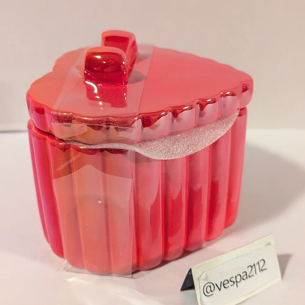Target Bullseye Playground Valentines Heart Shaped Bow Canister Red Ceramic Jar